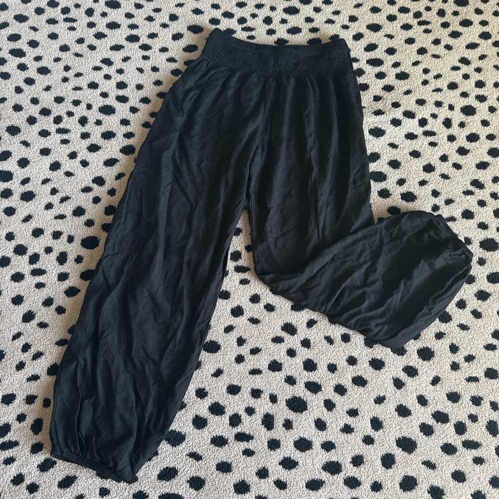 Women’s S/M Black lotus and luna yoga pants